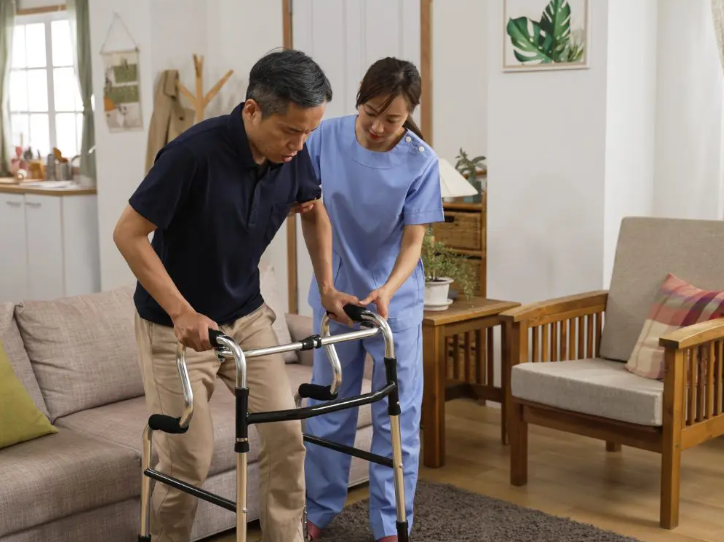 Which Features Matter Most When Buying a Walking Aid?